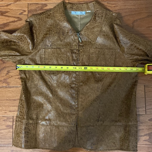Birch Hill faux leather animal pattern jacket - Size Large - Picture 9 of 11